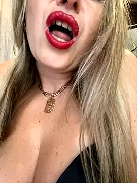 Kittenforyou online show from October 17, 2025, 11:23 am