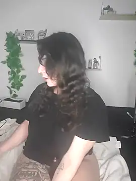 Moxxxie online show from February 26, 2025, 6:19 am