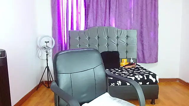 ariana-lopez online show from March 20, 2025, 4:42 pm