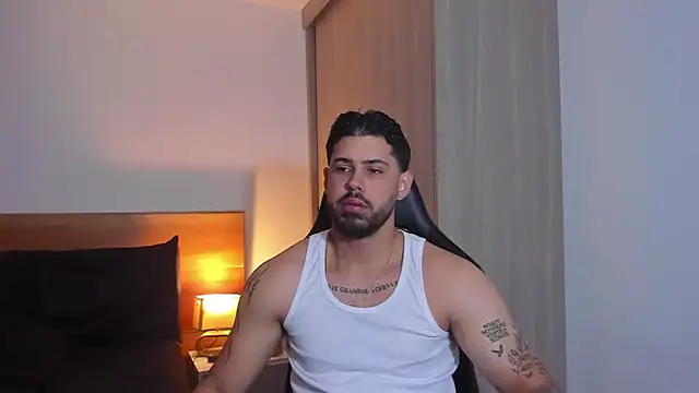 Justyn Torres online show from December 8, 2024, 6:17 pm