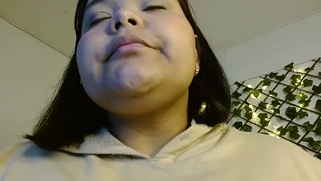 Snapshot of sexychubby___ chatting on March 9, 2025, 10:08 am sexychubby online show from March 9, 2025, 10:08 am