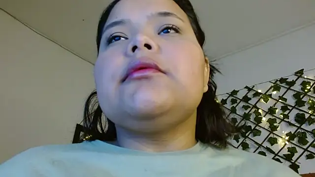 Snapshot of sexychubby___ chatting on March 14, 2025, 12:32 am sexychubby online show from March 14, 2025, 12:32 am