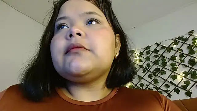 Snapshot of sexychubby___ chatting on March 16, 2025, 5:36 am sexychubby online show from March 16, 2025, 5:36 am