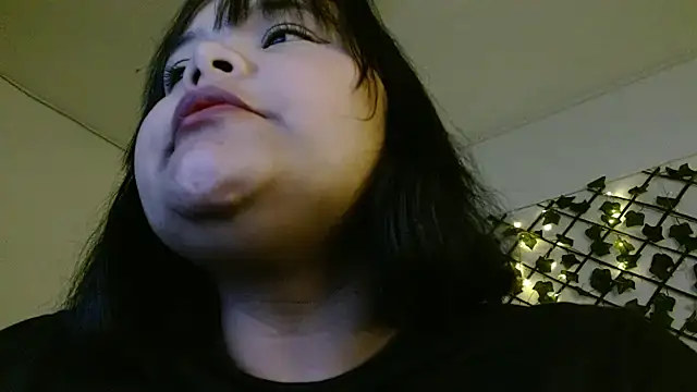 Snapshot of sexychubby___ chatting on March 21, 2025, 9:01 am sexychubby online show from March 21, 2025, 9:01 am