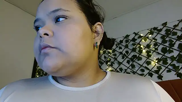 Snapshot of sexychubby___ chatting on March 11, 2025, 2:42 am sexychubby online show from March 11, 2025, 2:42 am