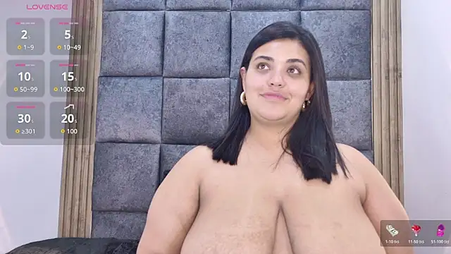 Snapshot of AmandaRousel chatting on November 18, 2025, 8:01 pm AmandaRousel online show from November 18, 2025, 8:01 pm