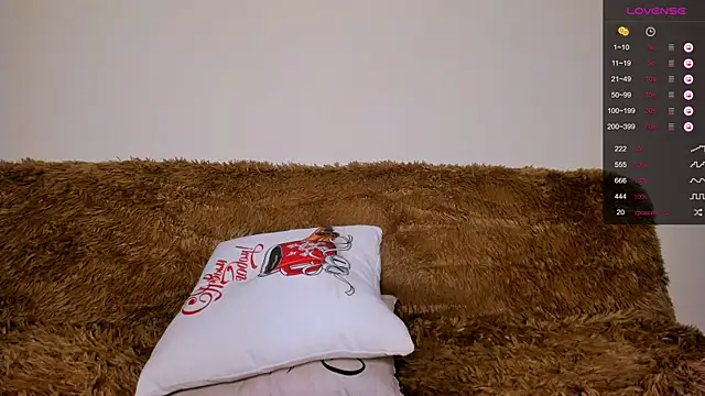 Snapshot of mayWaya chatting on November 23, 2025, 5:56 pm mayWaya online show from November 23, 2025, 5:56 pm