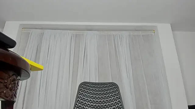 jaddyk  online show from February 27, 2026, 10:42 pm