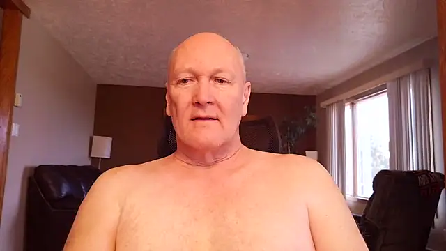 Snapshot of BasicAnt chatting on February 9, 2026, 3:21 pm BasicAnt online show from February 9, 2026, 3:21 pm