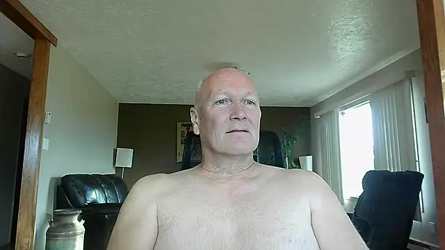 BasicAnt online show from October 26, 2025, 3:01 pm