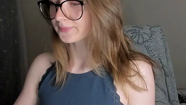 mollytuck online show from September 12, 2025, 4:40 pm