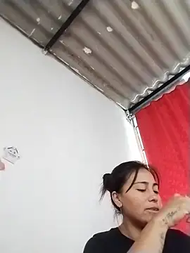 hanna girl21 online show from November 12, 2025, 7:29 pm