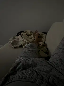 MAHKE12 online show from October 6, 2025, 10:32 pm