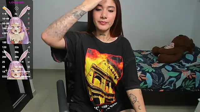 evelyx69x online show from February 27, 2025, 2:57 am