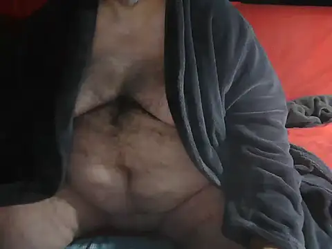 onkelgrau65 online show from September 10, 2025, 7:13 pm