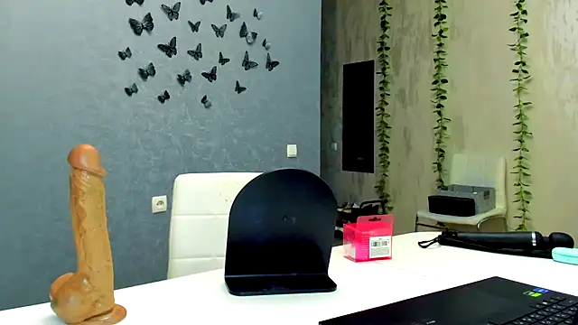 WorshipLilit online show from September 23, 2025, 7:32 pm