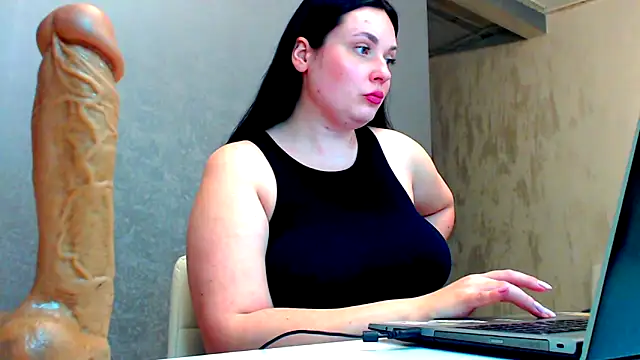 WorshipLilit online show from March 9, 2025, 6:32 pm