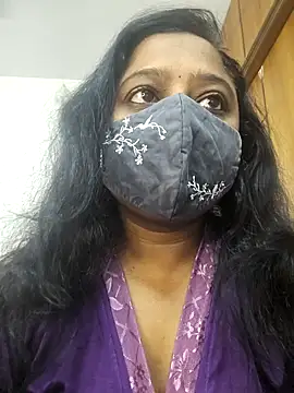 sexynayan23 online show from November 3, 2025, 5:01 am