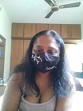 sexynayan23 online show from February 18, 2026, 4:32 am