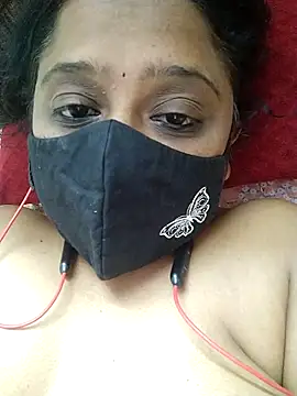 sexynayan23 online show from April 15, 2026, 5:28 pm