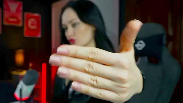 QueenAliss online show from February 11, 2026, 7:19 am