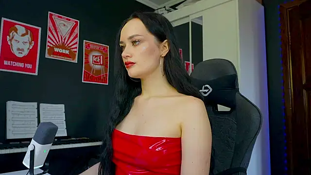 QueenAliss online show from September 26, 2025, 5:25 am