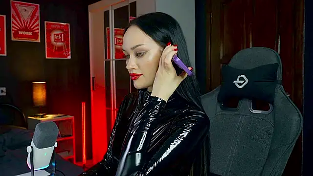 QueenAliss online show from February 7, 2026, 8:33 am