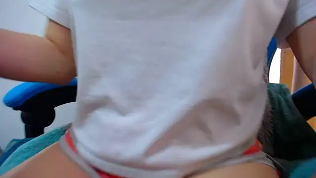 Snapshot of klylls_squirt_ chatting on November 5, 2025, 7:17 pm klylls squirt online show from November 5, 2025, 7:17 pm