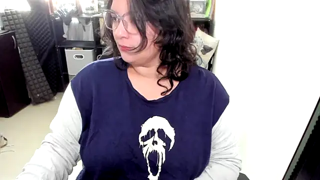 Snapshot of aika-dreams chatting on October 29, 2025, 12:48 pm aika-dreams online show from October 29, 2025, 12:48 pm