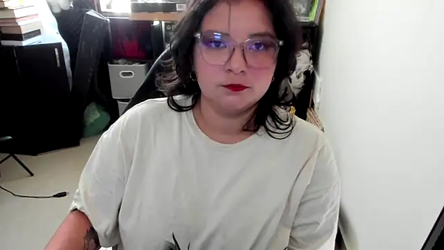 Snapshot of aika-dreams chatting on October 11, 2025, 1:45 pm aika-dreams online show from October 11, 2025, 1:45 pm