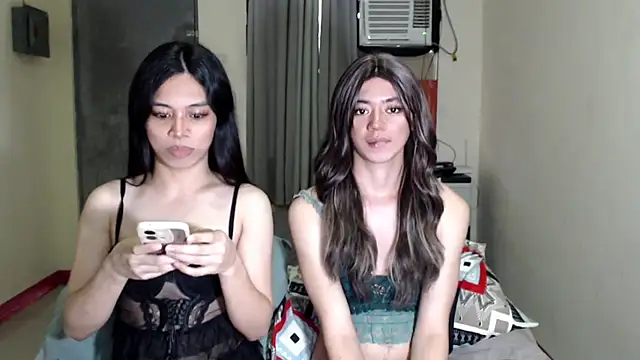 Snapshot of Urworldclasstrans chatting on October 8, 2025, 2:57 am Urworldclasstrans online show from October 8, 2025, 2:57 am