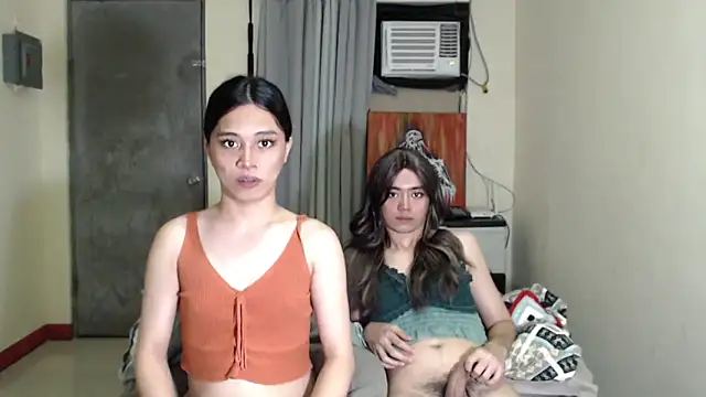 Snapshot of Urworldclasstrans chatting on September 12, 2025, 11:43 am Urworldclasstrans online show from September 12, 2025, 11:43 am