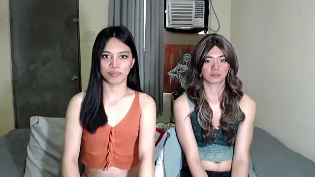 Snapshot of Urworldclasstrans chatting on March 13, 2025, 6:05 am Urworldclasstrans online show from March 13, 2025, 6:05 am