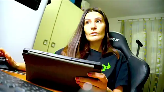 GodlyTheia online show from January 10, 2026, 10:54 am