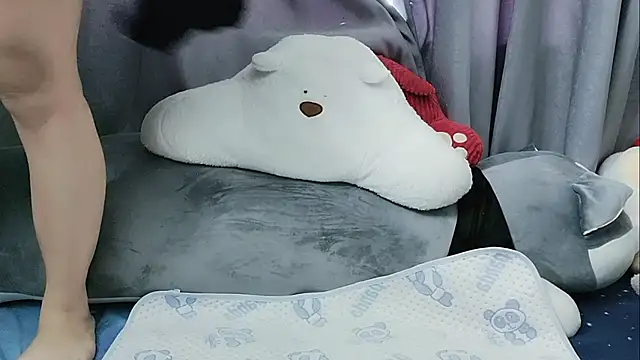 pelue online show from September 21, 2025, 1:22 am