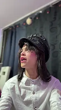 stormytt  online show from November 6, 2025, 1:31 am