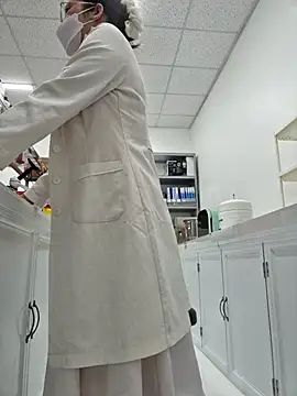 Snapshot of HinaLovely chatting on March 3, 2026, 3:35 am HinaLovely online show from March 3, 2026, 3:35 am