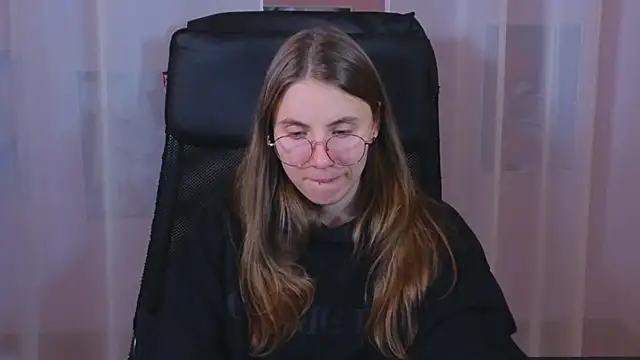  AnnaStark  online show from March 6, 2025, 12:21 am