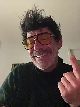 maxximere online show from February 18, 2026, 1:25 am