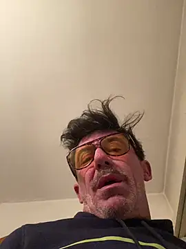 maxximere online show from March 27, 2026, 10:33 pm