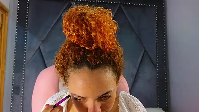 SexyLeilaa online show from March 19, 2025, 2:27 am