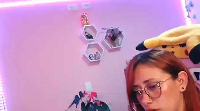 Snapshot of Luna_Paris_ chatting on February 16, 2025, 3:04 am Luna Paris online show from February 16, 2025, 3:04 am