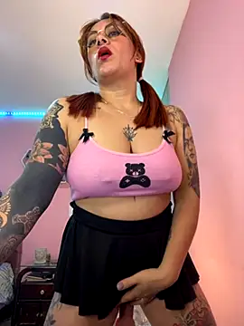 Snapshot of Luna_Paris_ chatting on September 22, 2025, 2:12 pm Luna Paris online show from September 22, 2025, 2:12 pm