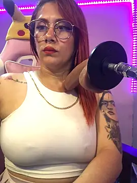 Snapshot of Luna_Paris_ chatting on February 25, 2025, 3:31 am Luna Paris online show from February 25, 2025, 3:31 am