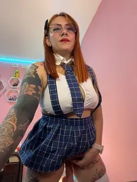 Snapshot of Luna_Paris_ chatting on September 20, 2025, 11:21 pm Luna Paris online show from September 20, 2025, 11:21 pm