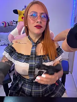 Snapshot of Luna_Paris_ chatting on February 27, 2026, 2:39 pm Luna Paris online show from February 27, 2026, 2:39 pm