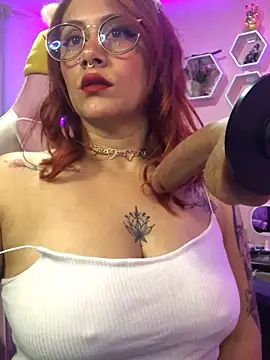 Snapshot of Luna_Paris_ chatting on March 9, 2025, 12:53 am Luna Paris online show from March 9, 2025, 12:53 am