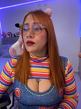 Snapshot of Luna_Paris_ chatting on February 16, 2026, 3:43 pm Luna Paris online show from February 16, 2026, 3:43 pm