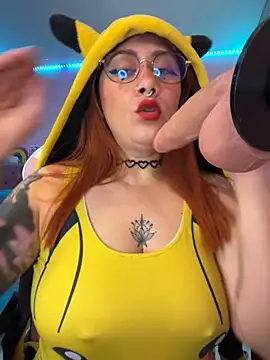 Snapshot of Luna_Paris_ chatting on October 8, 2025, 9:59 pm Luna Paris online show from October 8, 2025, 9:59 pm