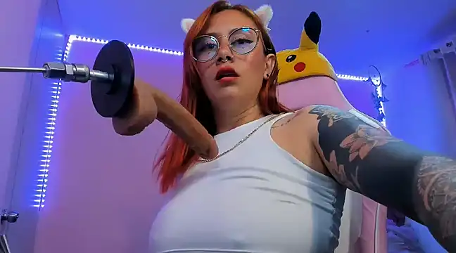 Snapshot of Luna_Paris_ chatting on March 18, 2025, 4:39 pm Luna Paris online show from March 18, 2025, 4:39 pm